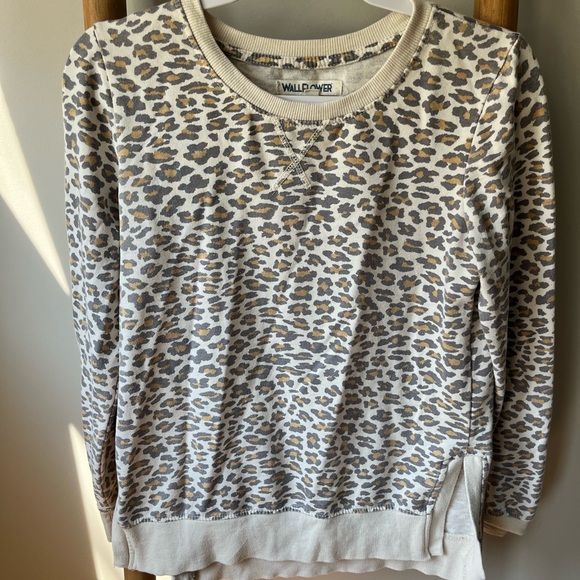 Leopard print sweater! Size xs! - Picture 3 of 3